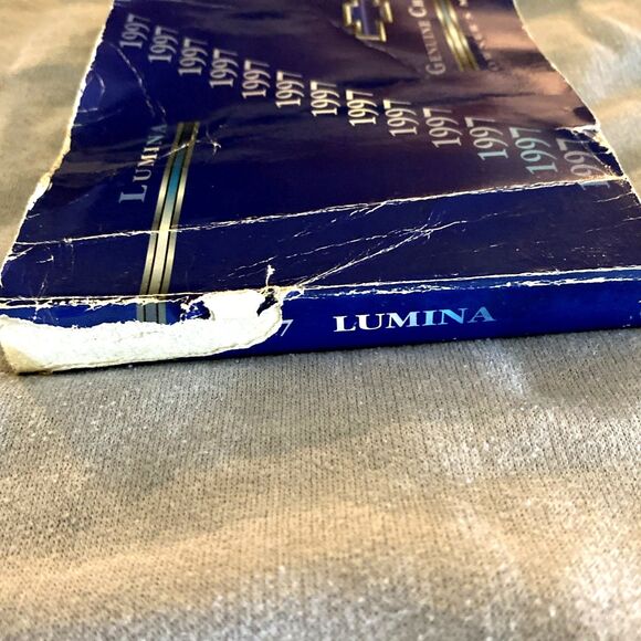 1997 Chevrolet Lumina Original Owner's Manual - Glove Box - Picture 3 of 3